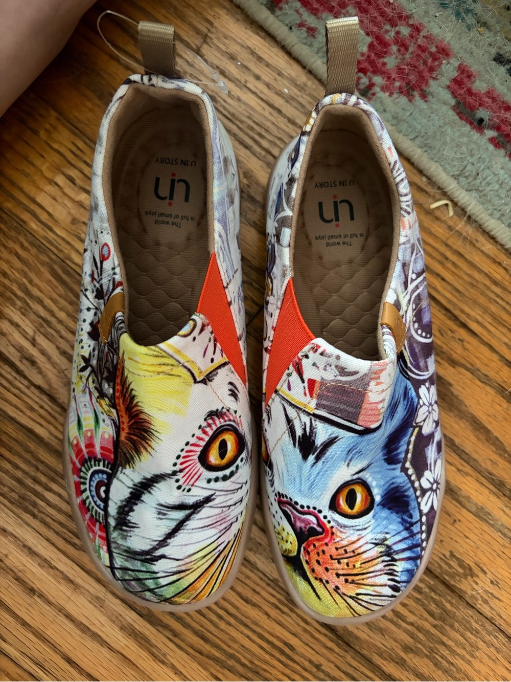UIN Slip-On Cat Print Canvas Shoes - Multicolor